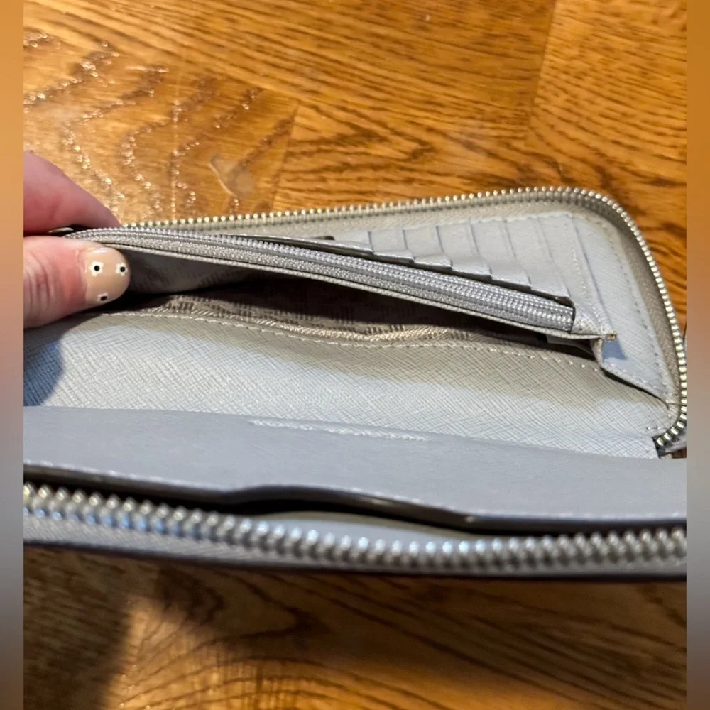 Michael Kors Jet Set Continental Wristlet Wallet - Picture 7 of 9